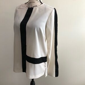 The Limited Crème Shirt with Black Accent